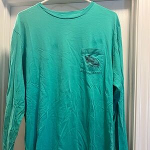 Medium Vineyard Vines tshirt